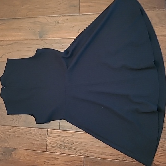 Vince Camuto women's black textured sleeveless dress size Medium - Picture 3 of 8